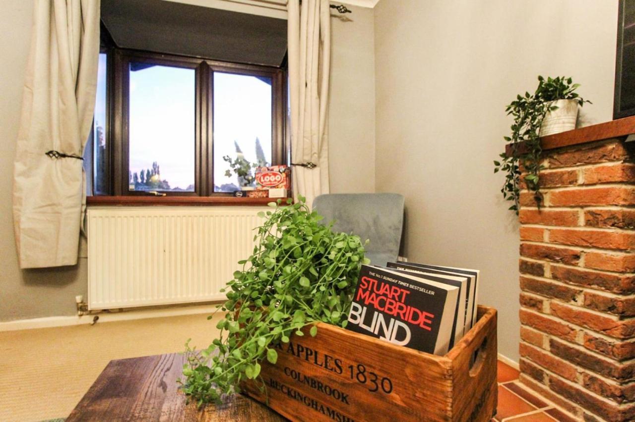 Comfortable 2 Bedroom House With Free Parking Ноттингем Экстерьер фото